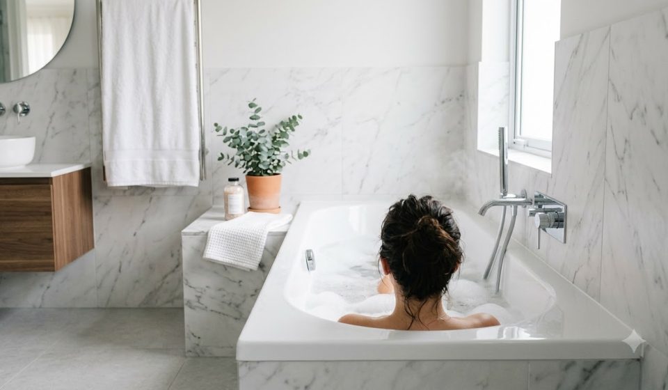 1300mm corner bathtub